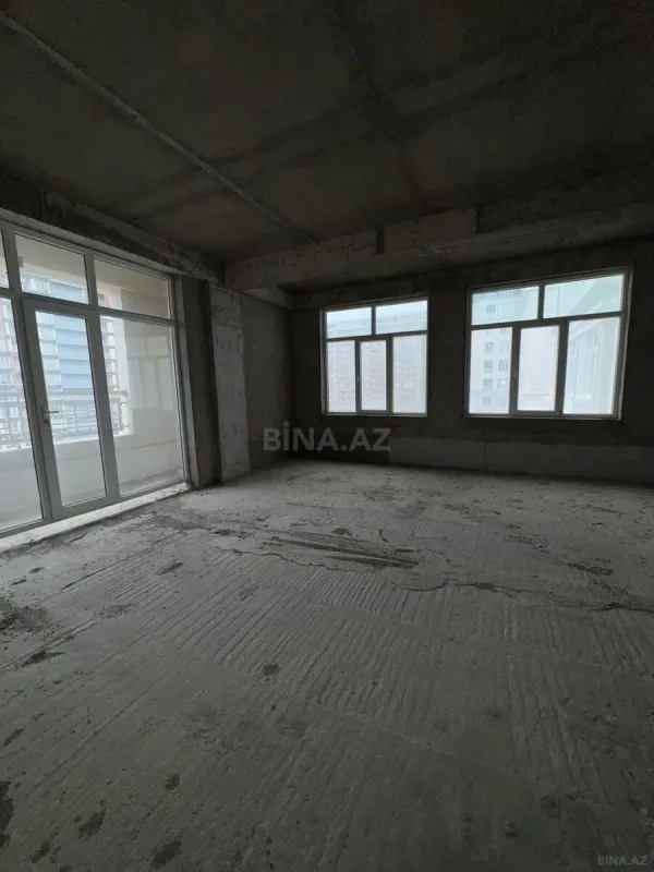 Satılır 4 otaqlı mənzil 160 m²