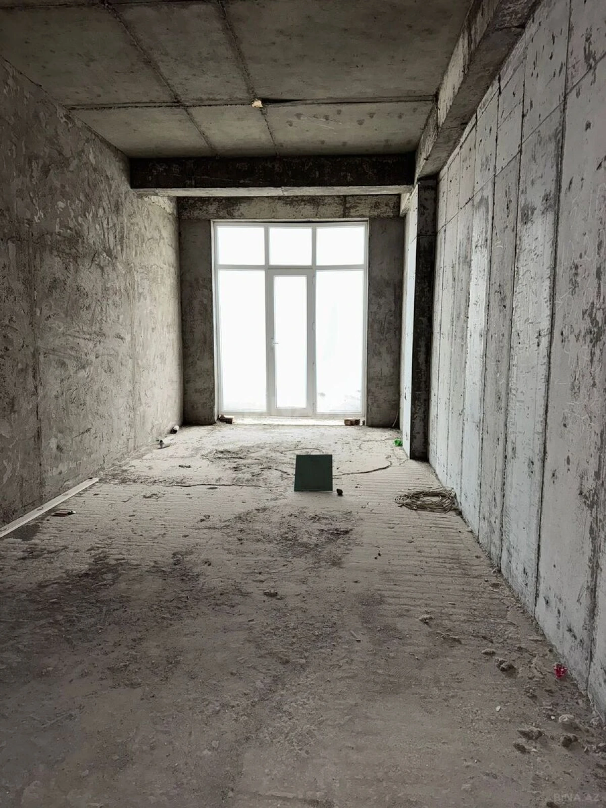 Satılır 4 otaqlı mənzil 160 m²