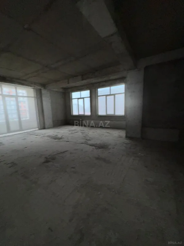 Satılır 4 otaqlı mənzil 160 m²