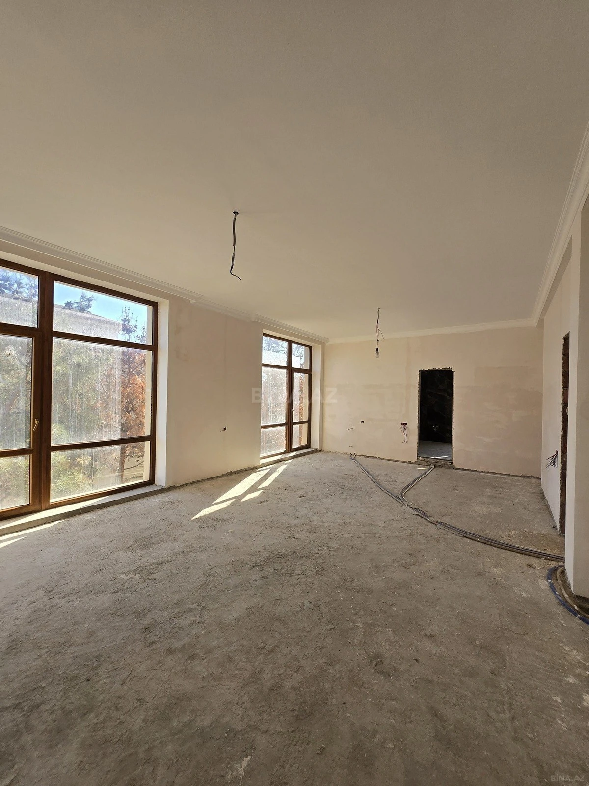 Satılır 6 otaqlı həyət evi 300 m²