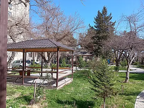 Satılır 4 otaqlı mənzil 219.1 m²