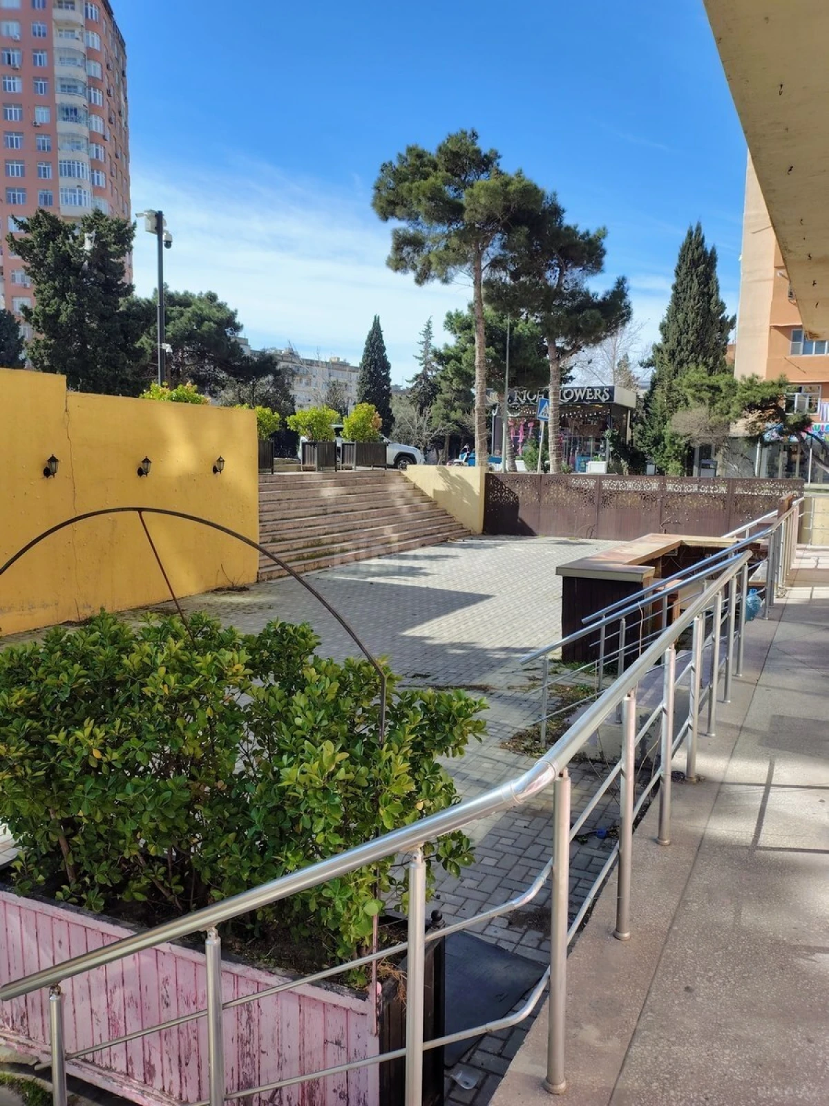 Kirayə verilir obyekt 400 m²