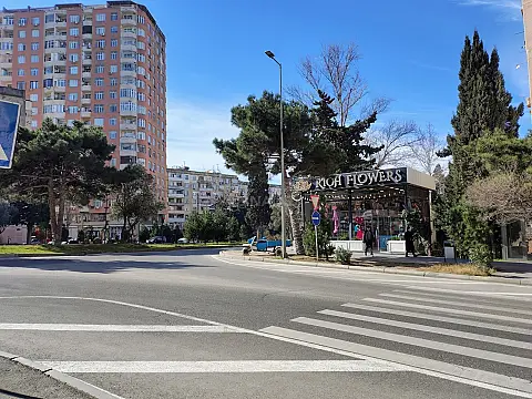 Kirayə verilir obyekt 400 m² — Bakı, Əhmədli 400.00 m²