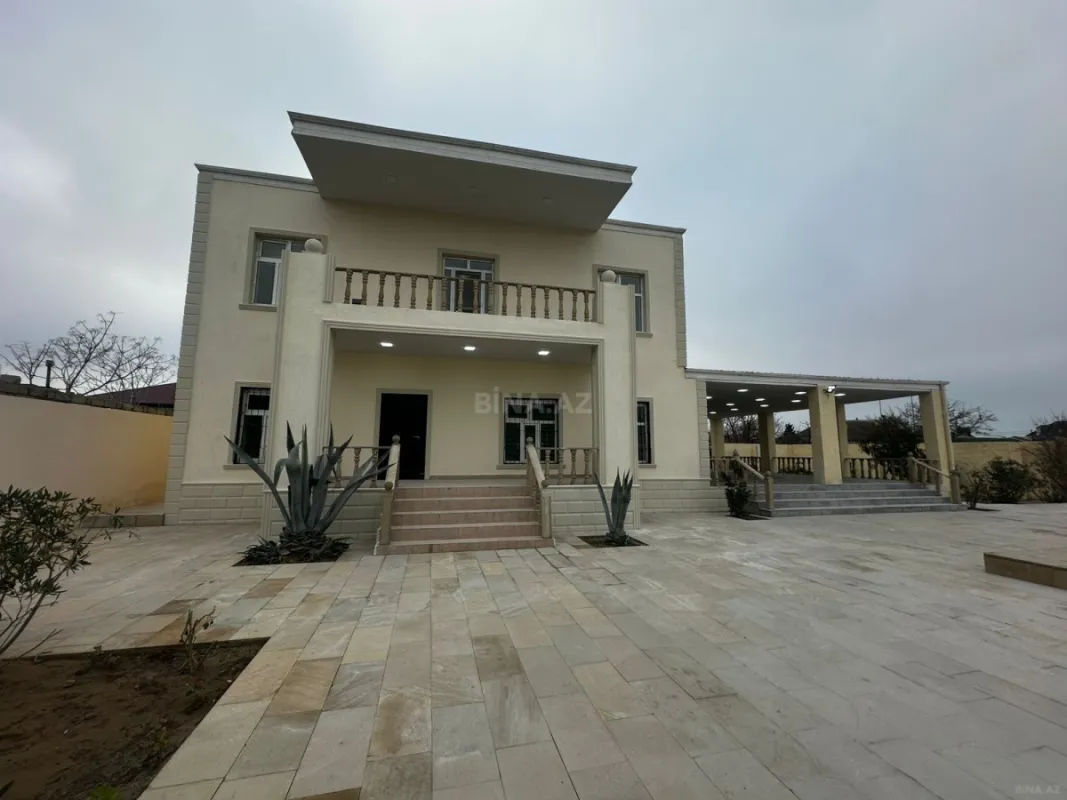 Satılır 5 otaqlı həyət evi 300 m²