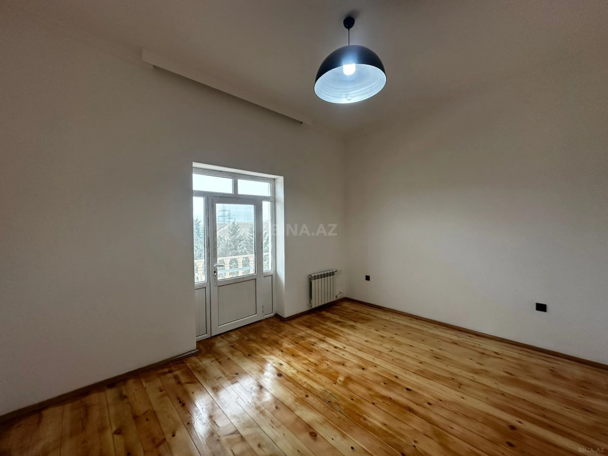 Satılır 5 otaqlı həyət evi 300 m²