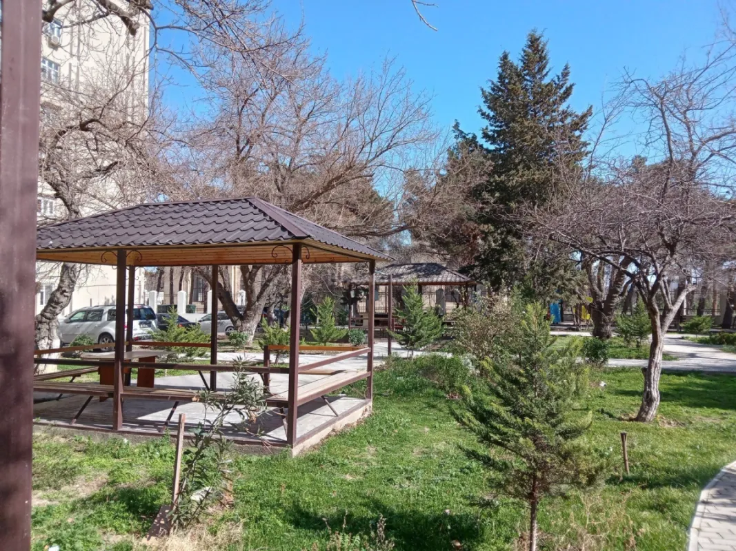 Satılır 5 otaqlı mənzil 266.3 m²