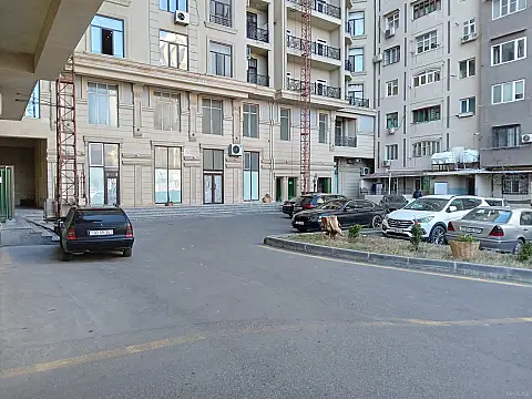 Satılır 5 otaqlı mənzil 266.3 m²