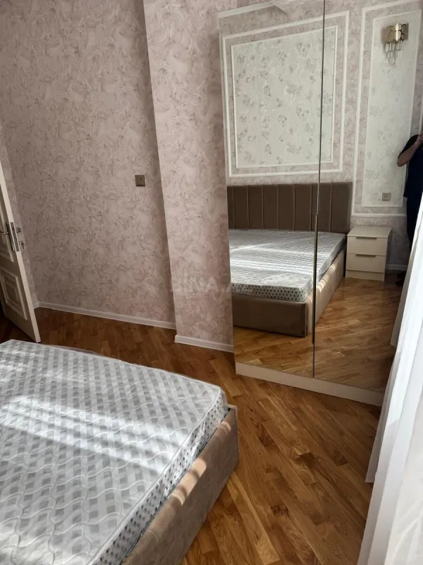 Kirayə verilir 2 otaqlı mənzil 60 m²