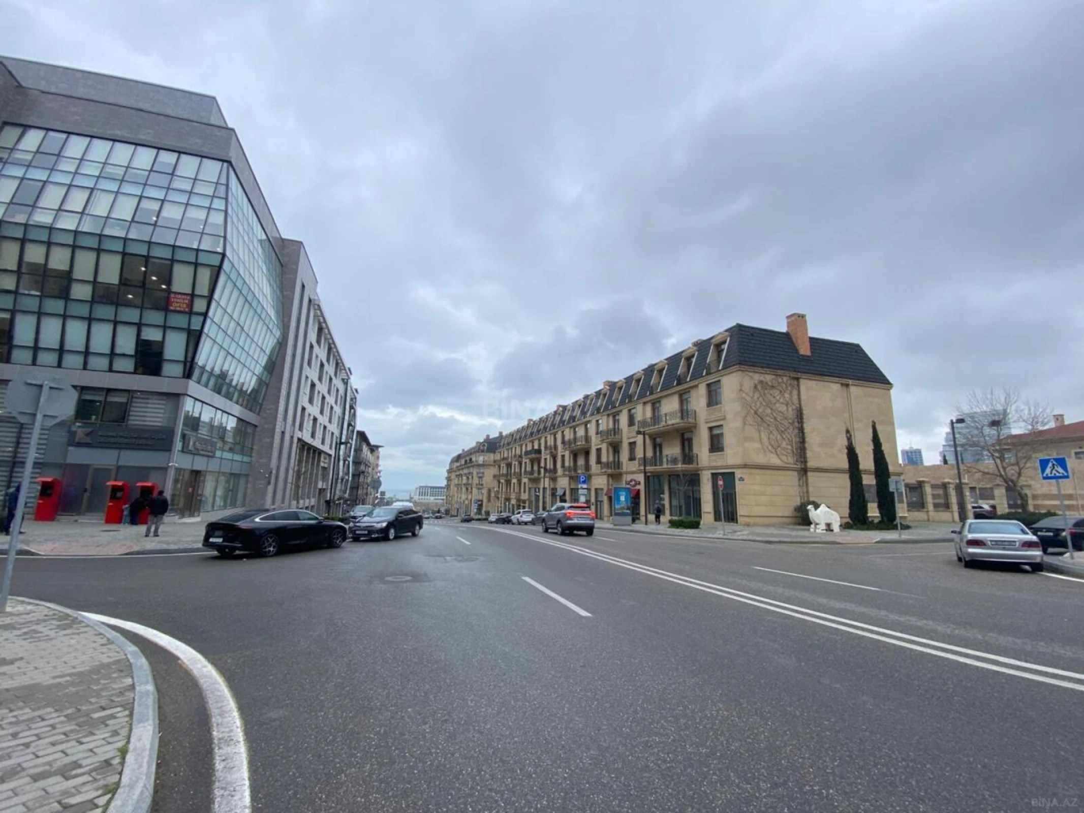 Kirayə verilir obyekt 352 m²