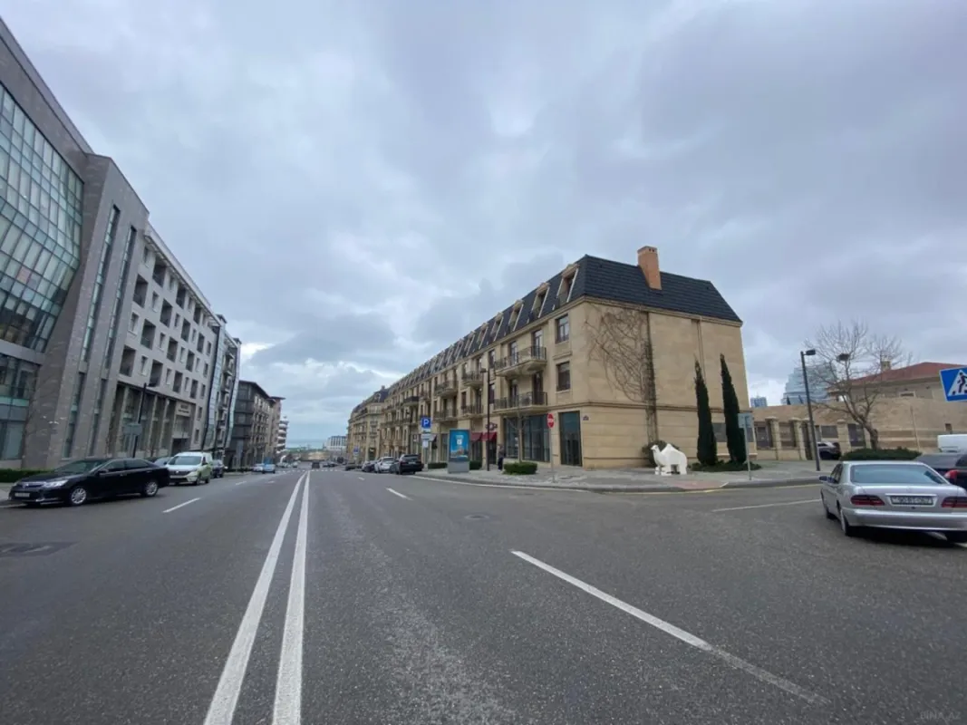 Kirayə verilir obyekt 352 m²