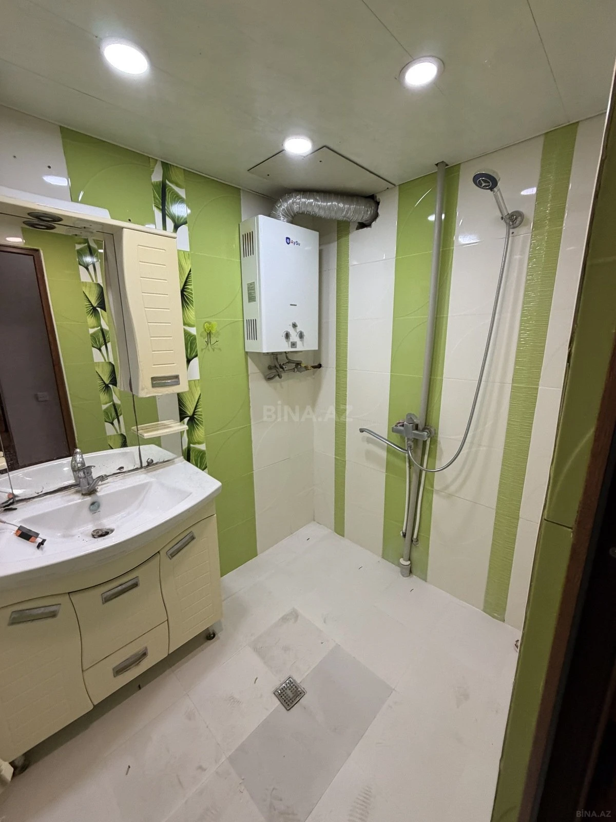 Kirayə verilir 2 otaqlı mənzil 65 m²