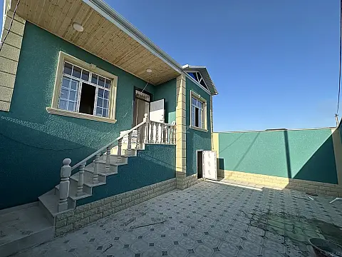 Satılır 3 otaqlı həyət evi 100 m²
