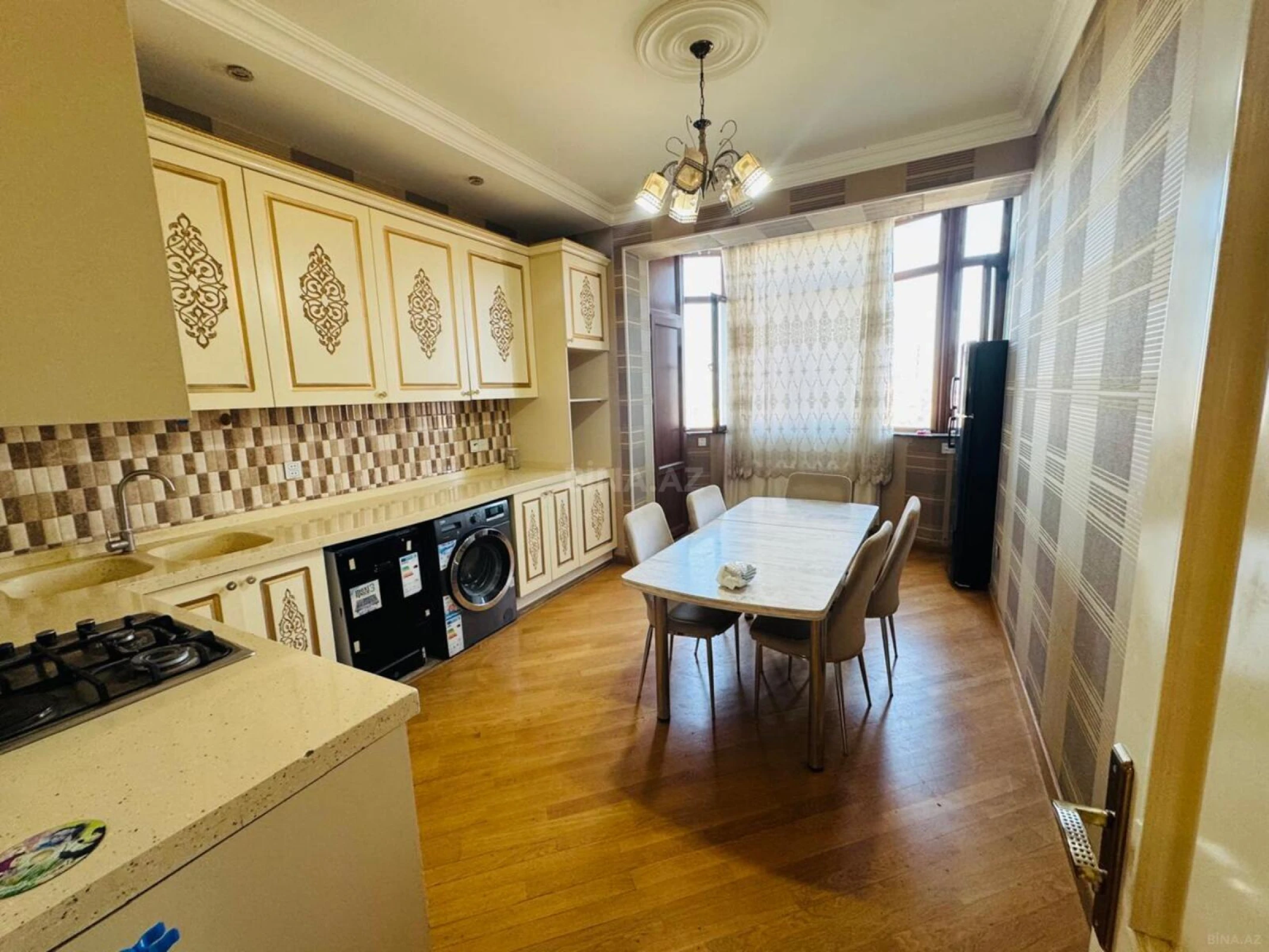 Kirayə verilir 3 otaqlı mənzil 125 m²