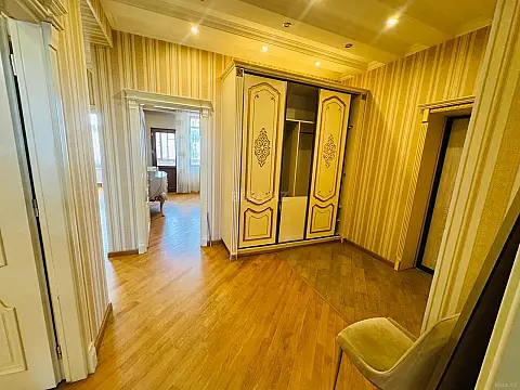 Kirayə verilir 3 otaqlı mənzil 125 m²