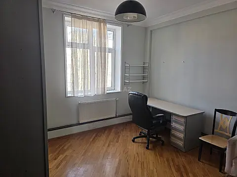 Kirayə verilir 3 otaqlı mənzil 120 m²