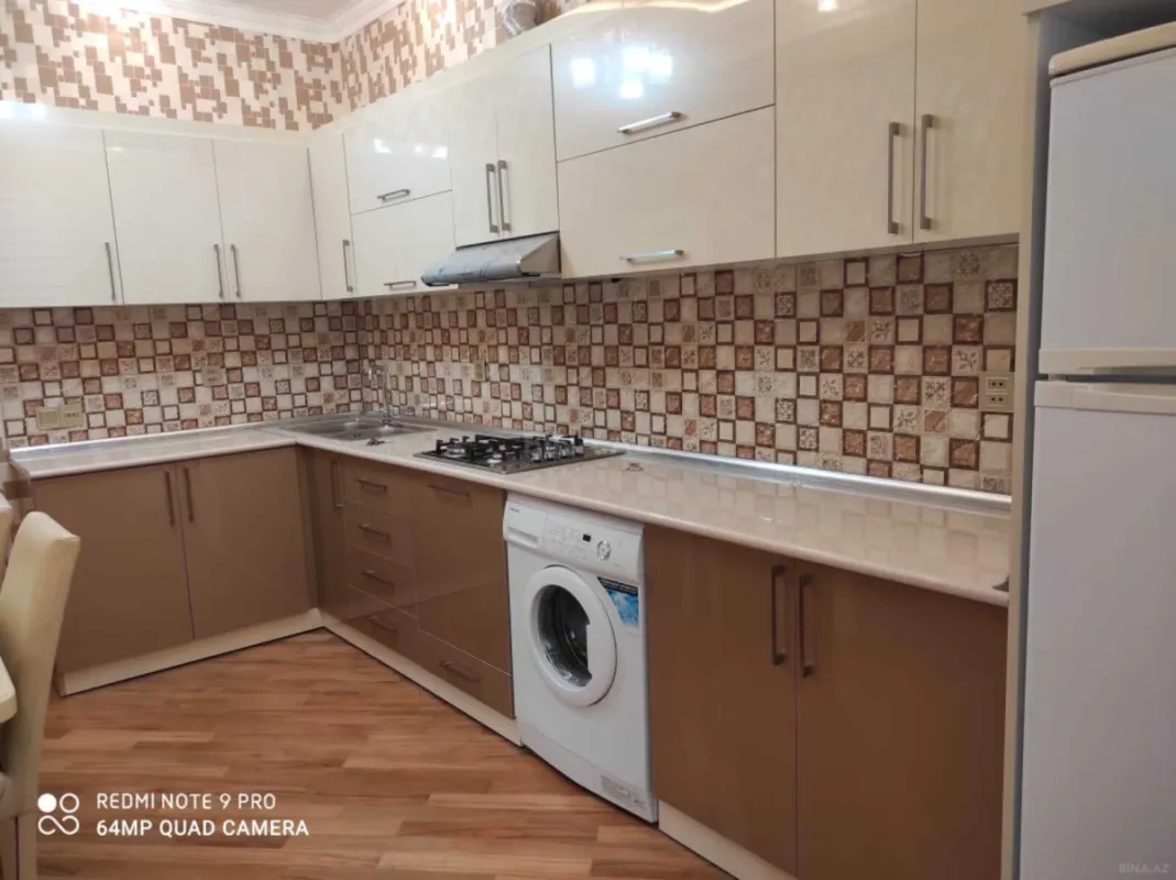 Kirayə verilir 2 otaqlı mənzil 75 m²