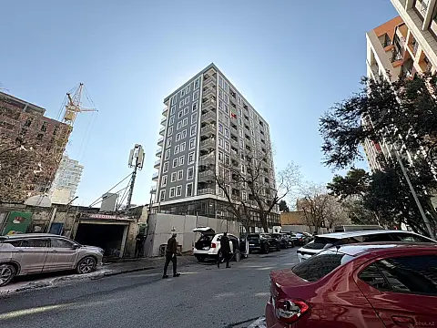 Satılır 3 otaqlı mənzil 106 m²