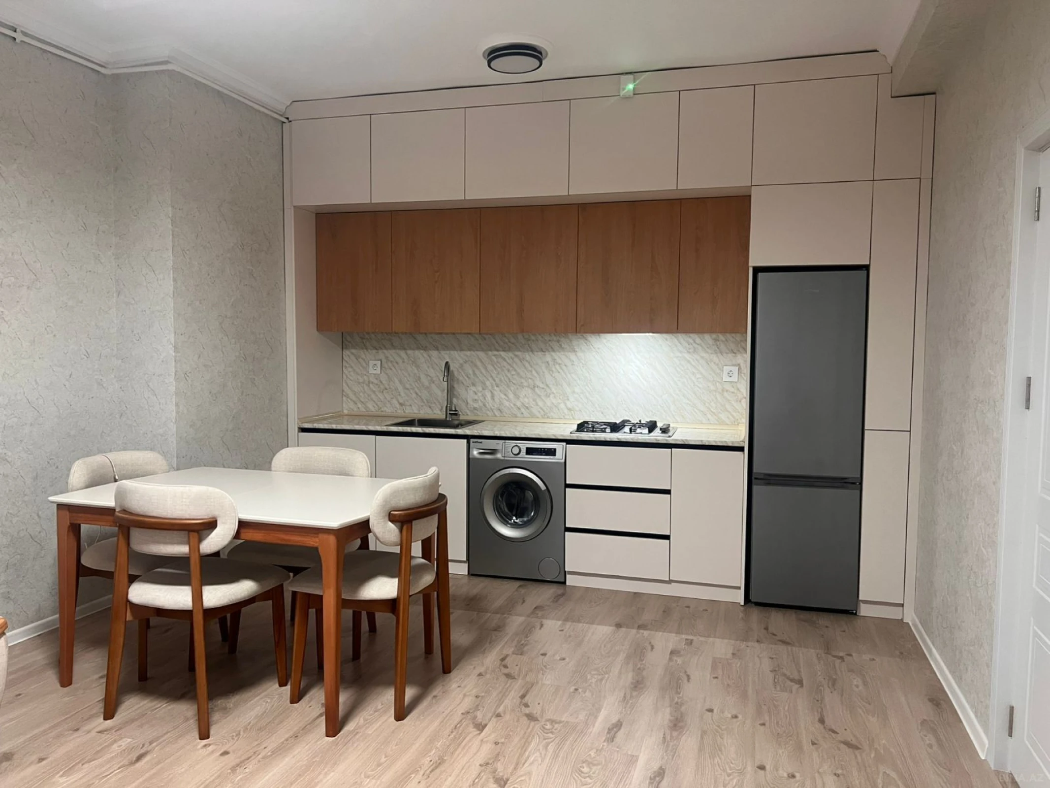 Kirayə verilir 3 otaqlı mənzil 99 m²