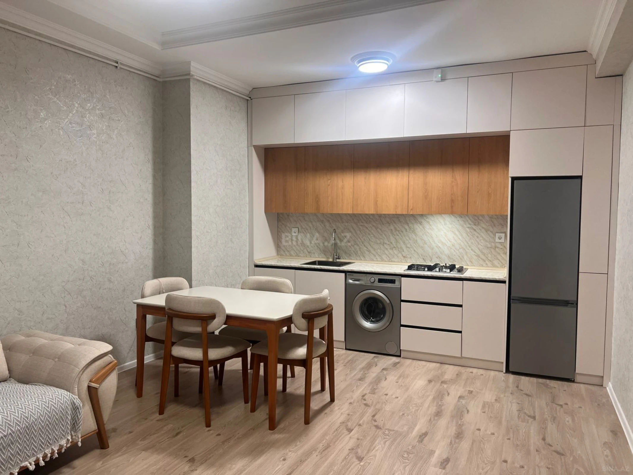 Kirayə verilir 3 otaqlı mənzil 99 m²