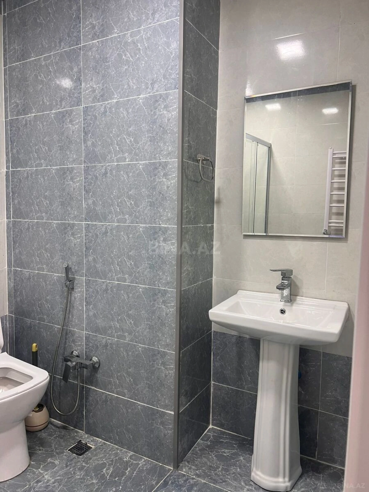 Kirayə verilir 3 otaqlı mənzil 99 m²
