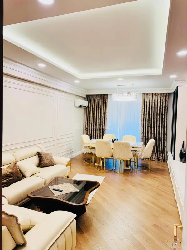Kirayə verilir 3 otaqlı mənzil 140 m²