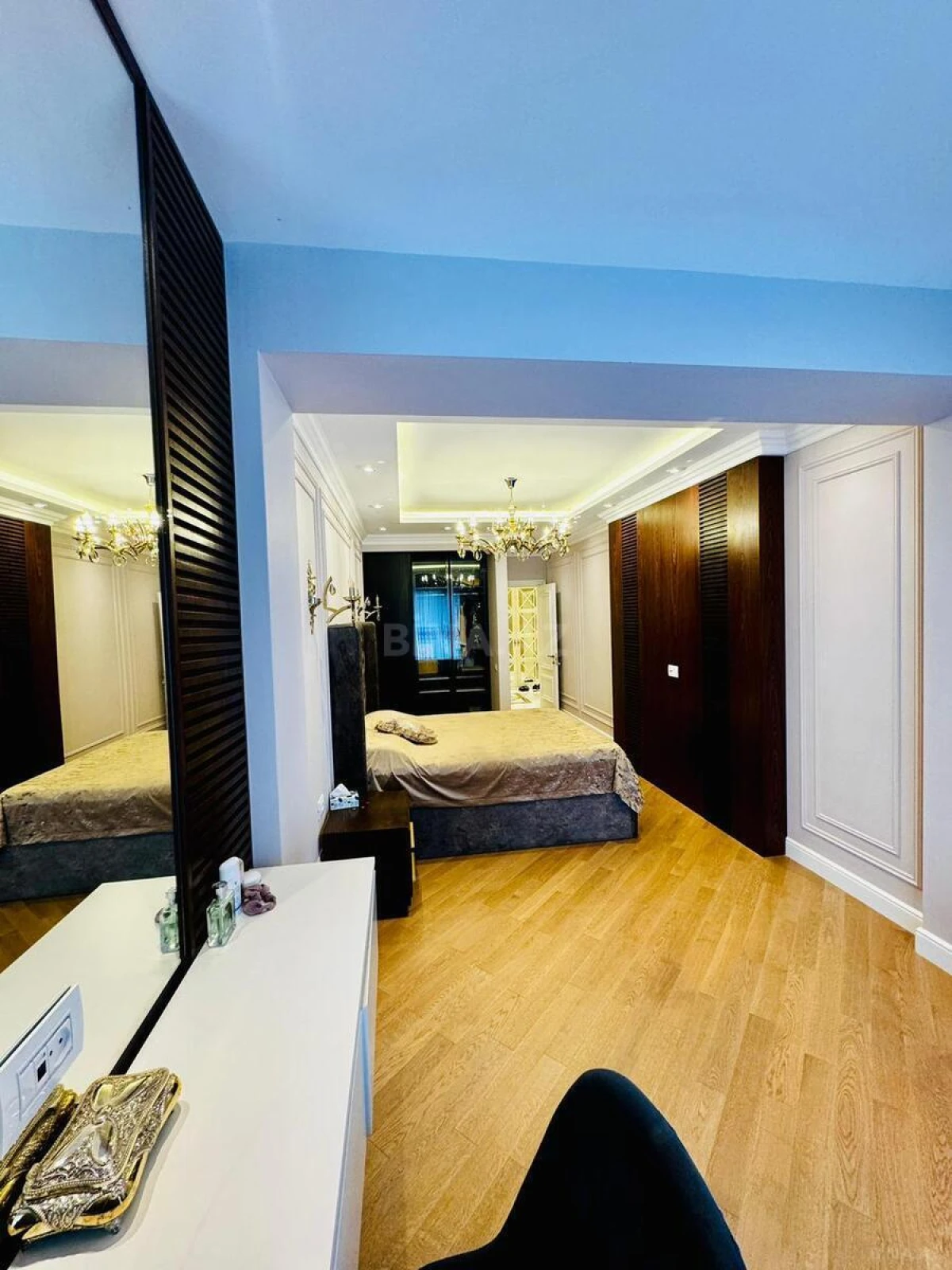 Kirayə verilir 3 otaqlı mənzil 140 m²