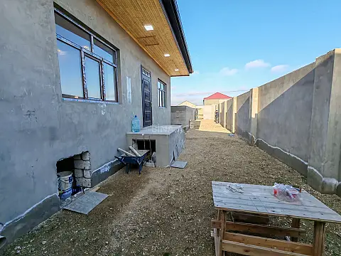 Satılır 4 otaqlı həyət evi 120 m²