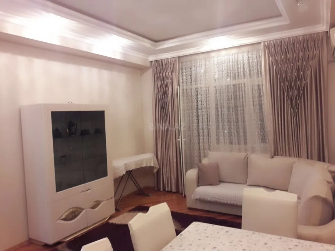 Satılır 2 otaqlı mənzil 65 m²