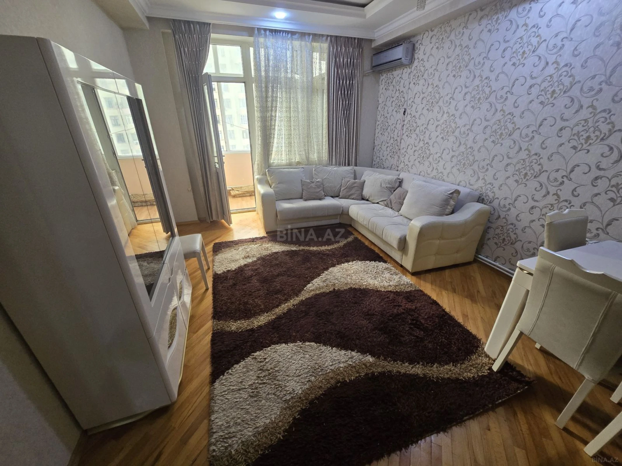 Satılır 2 otaqlı mənzil 65 m²