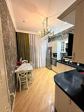 Satılır 3 otaqlı mənzil 125 m²