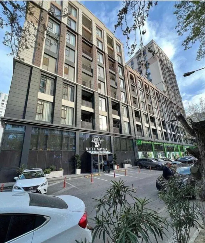 Satılır 3 otaqlı mənzil 125 m²