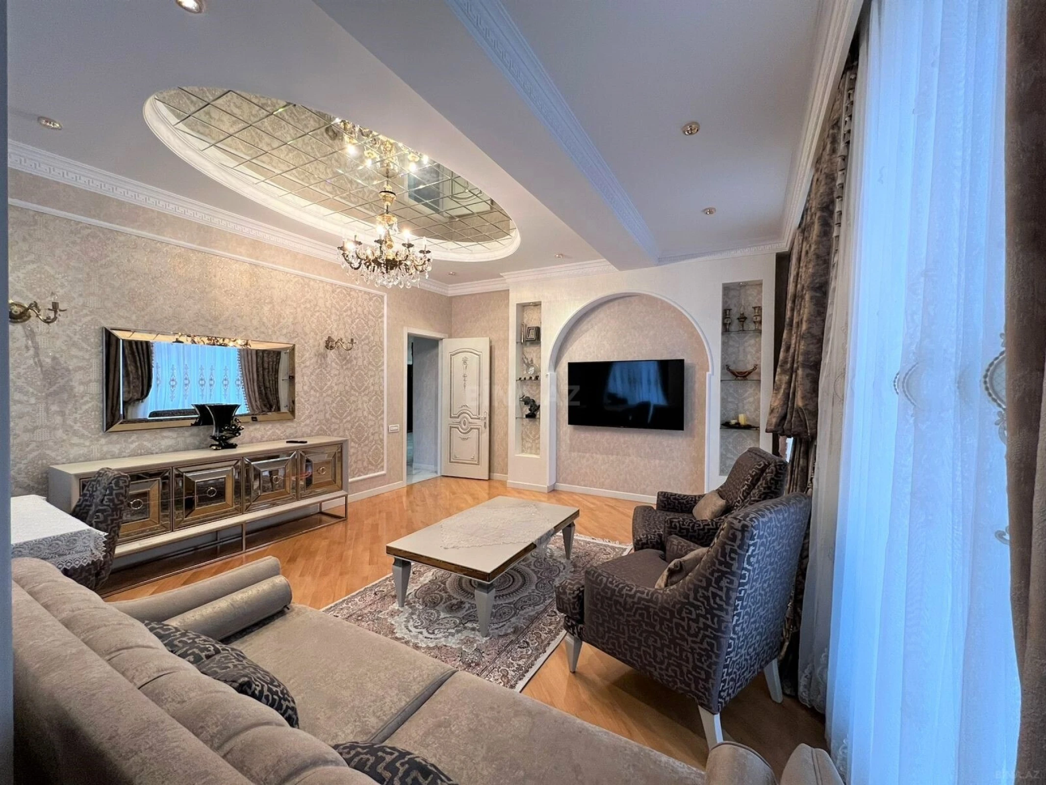 Satılır 3 otaqlı mənzil 125 m²