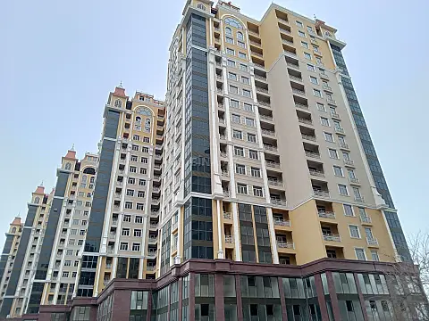 Satılır 3 otaqlı mənzil 121.5 m²