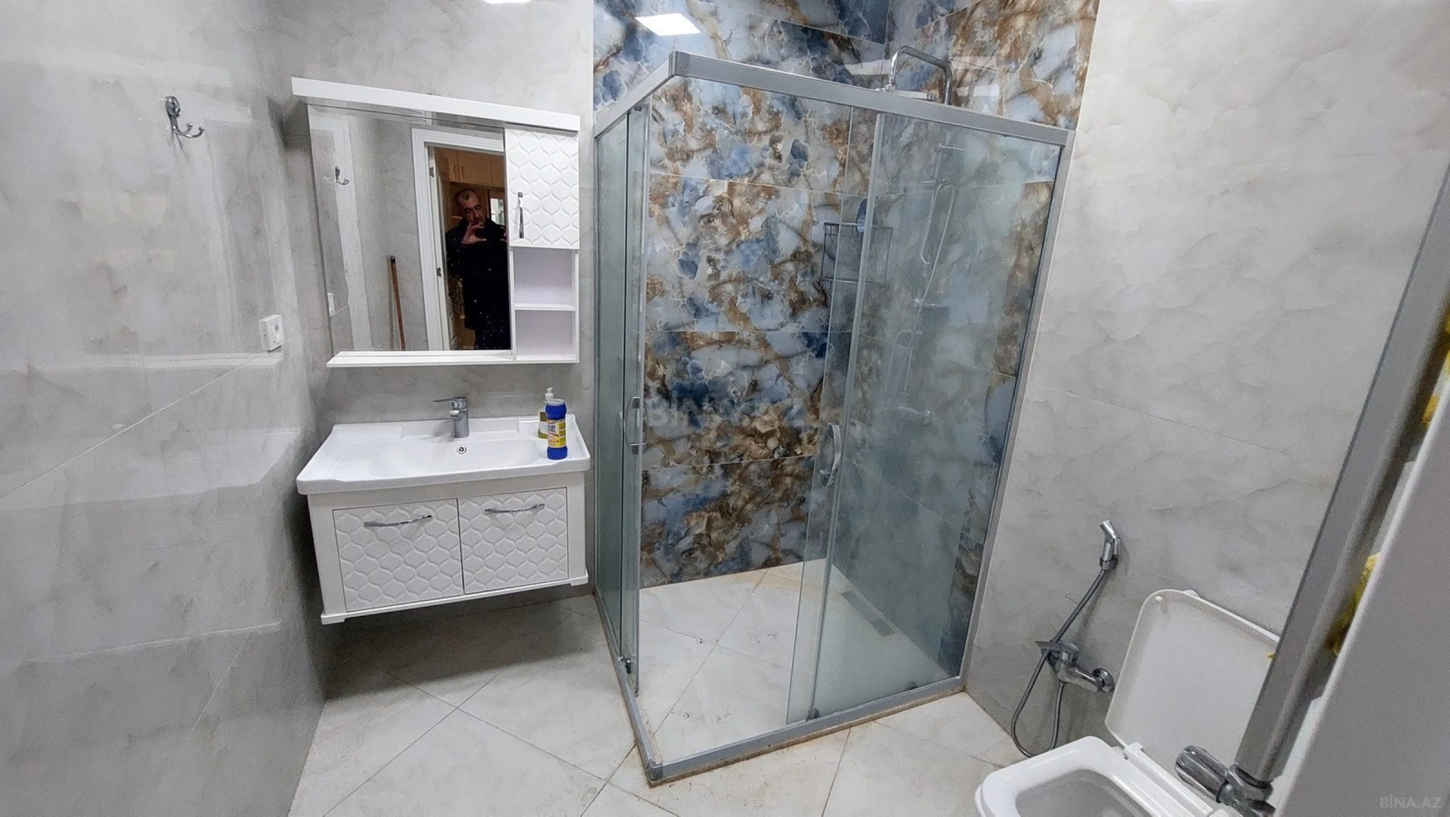 Kirayə verilir 2 otaqlı mənzil 65 m²