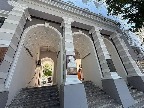 Kirayə verilir obyekt 140 m² — Bakı 140.00 m²