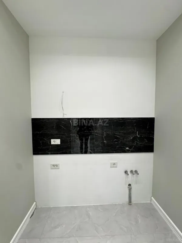 Satılır 4 otaqlı mənzil 170 m²