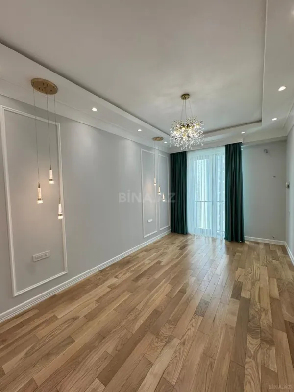 Satılır 4 otaqlı mənzil 170 m²