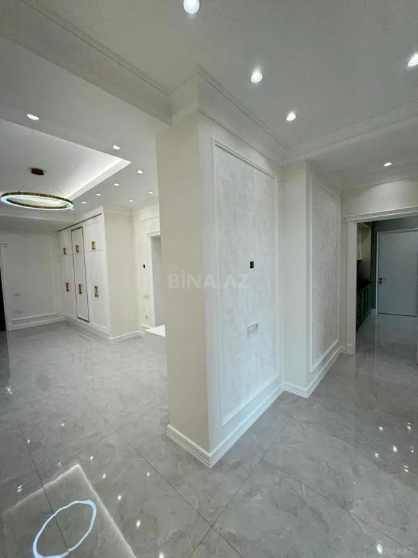 Satılır 4 otaqlı mənzil 170 m²