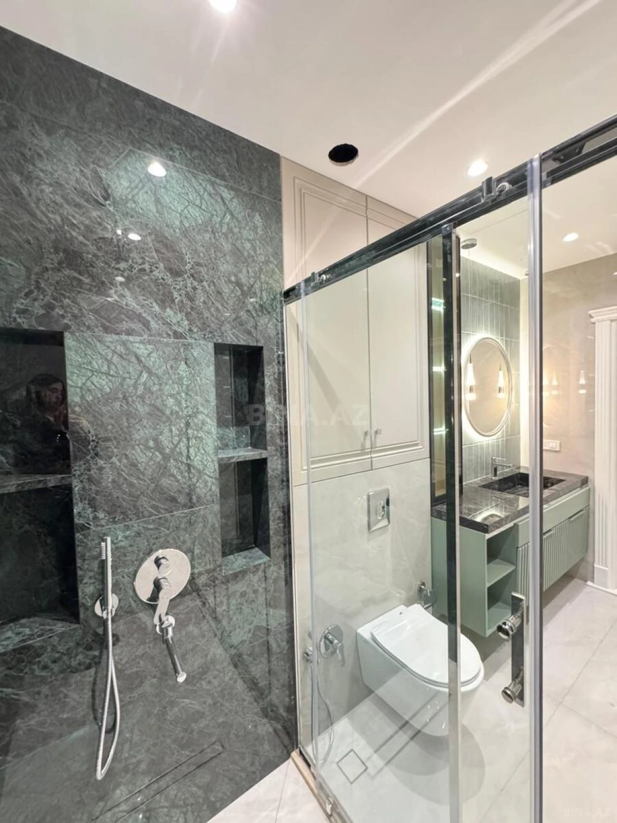 Satılır 4 otaqlı mənzil 170 m²