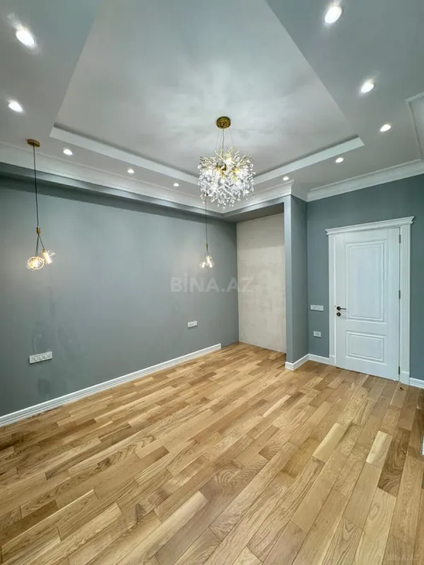 Satılır 4 otaqlı mənzil 170 m²