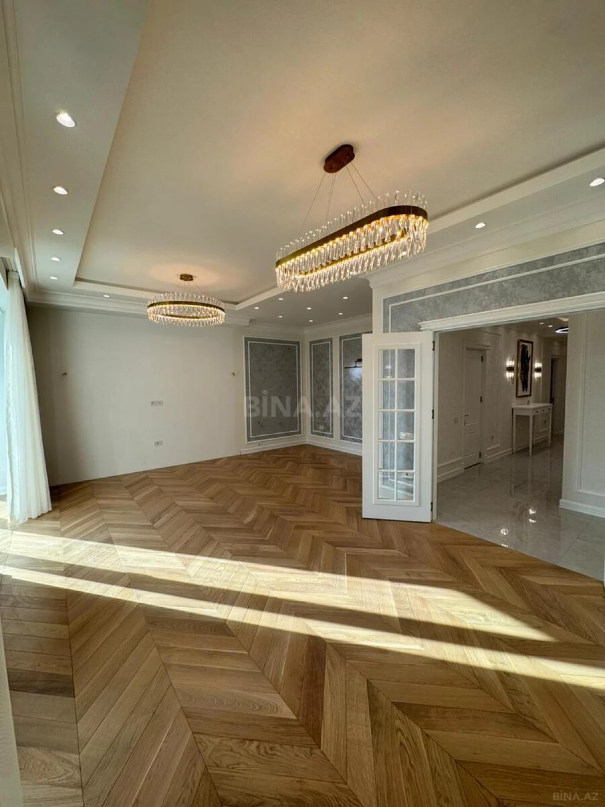 Satılır 4 otaqlı mənzil 170 m²