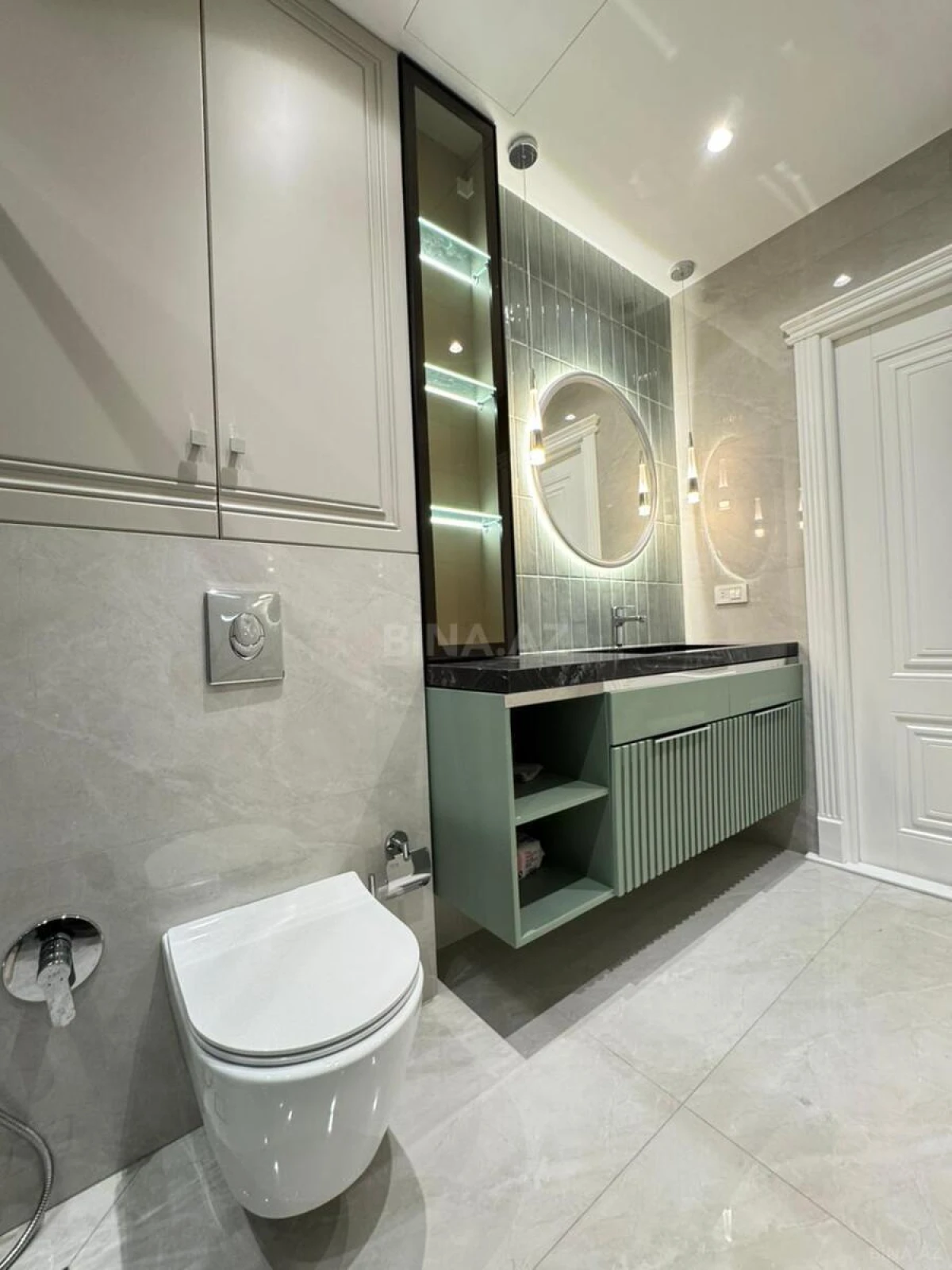 Satılır 4 otaqlı mənzil 170 m²