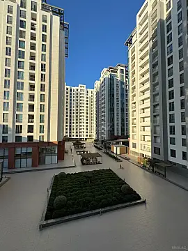 Satılır 4 otaqlı mənzil 170 m²