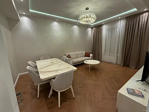 Kirayə verilir 3 otaqlı mənzil 130 m² — Bakı 3 otaq 130.00 m²