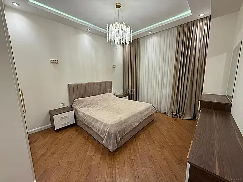 Kirayə verilir 3 otaqlı mənzil 130 m²
