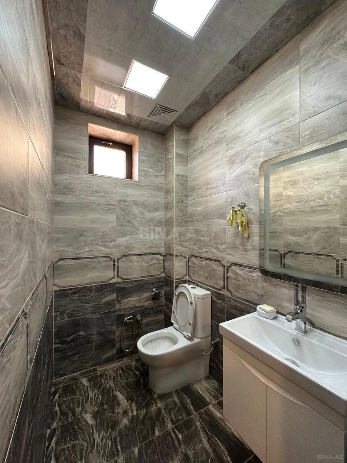 Kirayə verilir 5 otaqlı ofis 142 m²