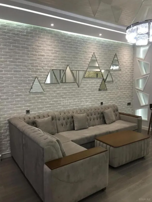 Kirayə verilir 2 otaqlı mənzil 87 m²