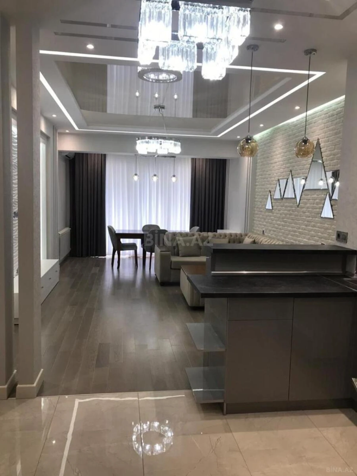 Kirayə verilir 2 otaqlı mənzil 87 m²