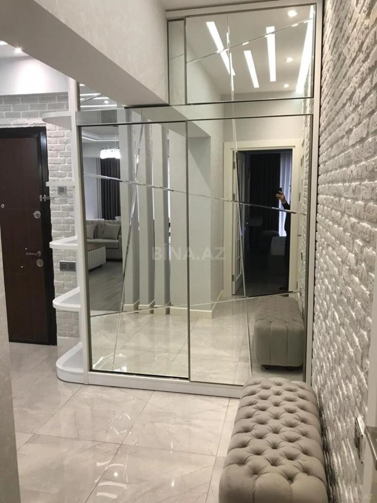 Kirayə verilir 2 otaqlı mənzil 87 m²