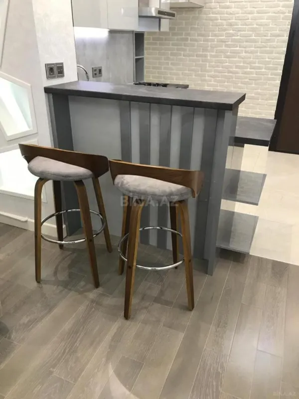 Kirayə verilir 2 otaqlı mənzil 87 m²